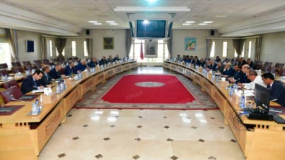 قانون جديد ينهي زمن الزعامات الخالدة داخل الأحزاب المغربية