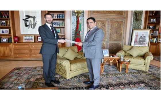 سفير بريطانيا الجديد بالرباط.. تعزيز التعاون بعد دعم مبادرة الحكم الذاتي بالصحراء