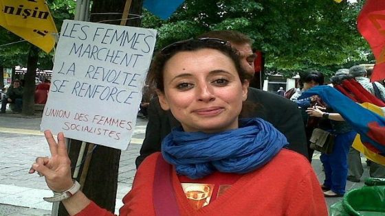 30 شهراً سجناً للناشطة ابتسام لشكر بتهمة الإساءة إلى الدين الإسلامي