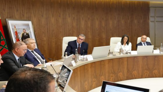 أخنوش يروّج لـ”نجاحات وهمية” في الحماية الاجتماعية وسط انهيار المنظومة الصحية