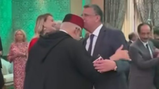 قبلة النفاق السياسي بين وهبي وبنكيران.. خصام علني.. وحميمية في الصالونات!