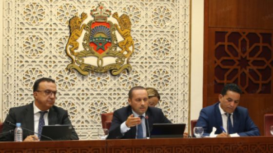 اعتراف بلا استقالة.. وزير الصحة يسكب الزيت على نار الشارع!