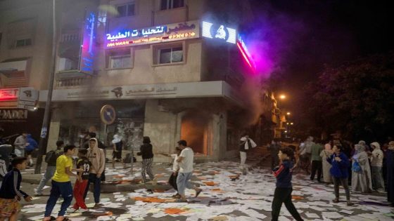 3 قتلى و354 مصابا في ليلة دامية.. وزارة الداخلية تكشف حصيلة أحداث العنف والشغب