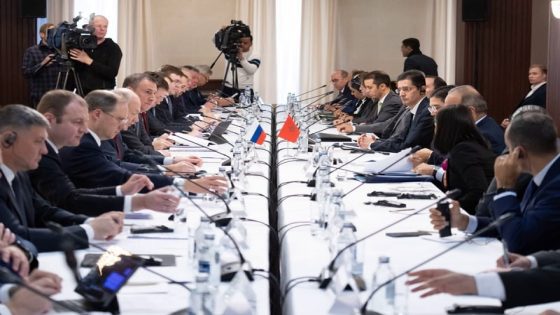 الملك محمد السادس يقود تحولاً دبلوماسياً يربك الكبار من قلب موسكو