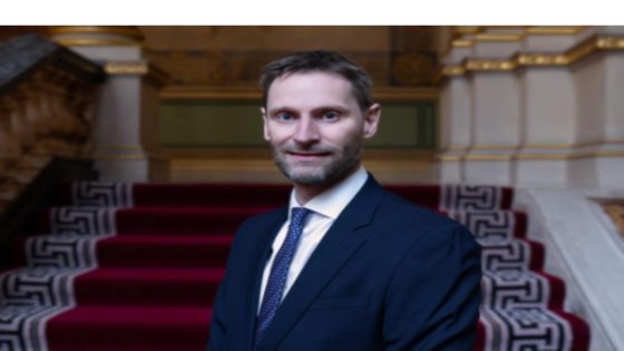 سفير المملكة المتحدة بالرباط يشيد بقدرة المغرب على تنظيم التظاهرات الكبرى