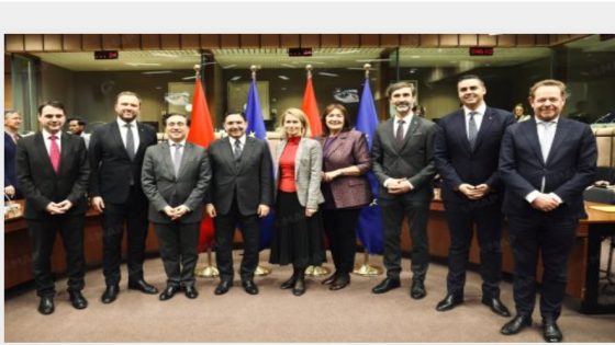 الاتحاد الأوروبي يتبنى موقفا مشتركا يعتبر أن “حكما ذاتيا حقيقيا قد يمثل أحد أكثر الحلول قابلية للتطبيق” للنزاع الإقليمي حول الصحراء المغربية