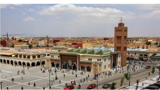 عودة عقارب الساعة إلى الوراء يريح المغاربة ومطالب إلغاء التوقيت الصيفي تعود إلى الواجهة