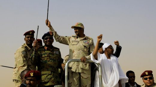 هذه أسرار إنقلاب السودان.. لماذا أغلق حميدتي هواتفه؟