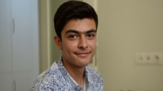 تلميذ سوري يحصل على الرتبة الأولى في إمتحانات الإعدادي في تركيا‎