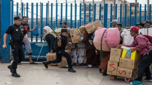 تقرير رسمي: 3500 مغربية و200 قاصر يمتهنون التهريب المعيشي في ظروف لا إنسانية بسبتة