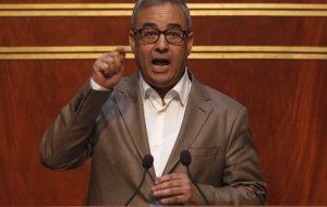 بعد إختلاسه أزيد من نصف مليار من البرلمان.. بنعزوز يقدم إستقالته من جميع هياكل حزب الأصالة والمعاصرة ويختفي عن الأنظار بدون محاسبة!