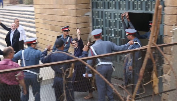 الجامعي معلقاً على الحكم الصادر في حق هاجر الريسوني: المملكة الشريفة ليست سوى دولة يشنق فيها القانون ليلا ونهارا بجرة قلم ذهبي وقانونها يعتمد على محاضر الشرطة كأنها وحي يوحى وتجعل من كلام وكلاء الملك آيات مقدسة