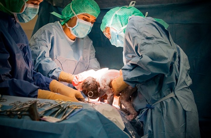 واش مابقاش الولاء للوطن عند كبار ضباط الجيش المغربي؟.. طبيب عسكري مختص في أمراض النساء والتوليد فالمستشفى العسكري ديال الرباط مشا ولد مراتو فميريكان باش يشد الجنسية الأمريكية ويخوي البلاد