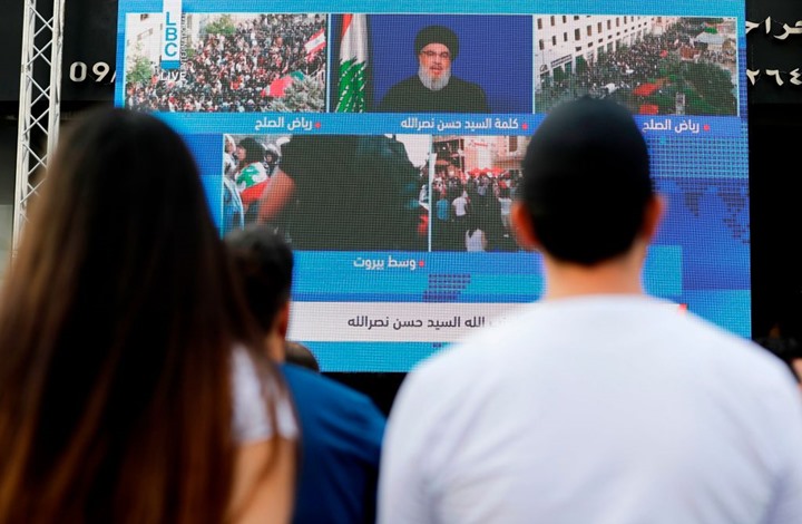 استمرار الاحتجاج وإغلاق الطرق بلبنان.. وانتقادات لاذعة لكلمة نصرالله