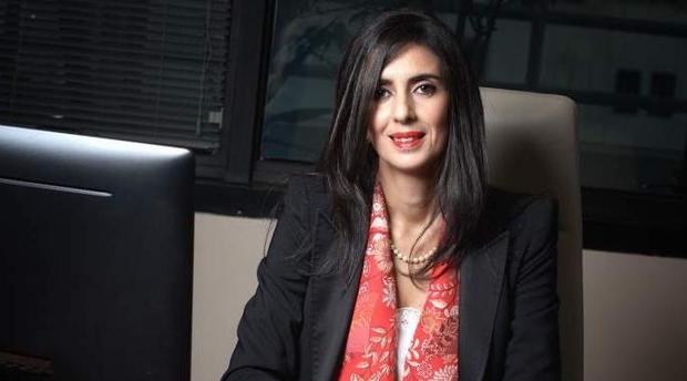 واشْ الملك مافرسُوش أنه عيٌن خائنة للوطن وزيرة في حكومة جلالته؟.. الوزيرة العلوي الذراع اليمنى لمولاي حفيظ التي باعت مجموعة “سانلام” لأعداء الوحدة الترابية وأكبر داعمي البوليساريو