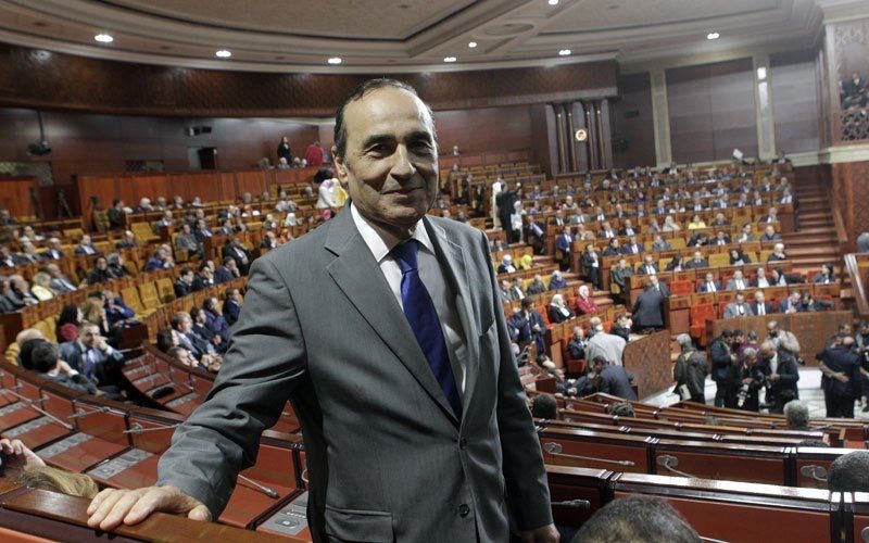 رئيس البرلمان يُبرم “صفقة سرية” مع قياديي نقابة وجمعية الأعمال الإجتماعية للموظفين لتمكينهم من مناصب مسؤولية عليا على مقاسهم