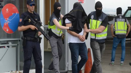 إلقاء القبض على مغربي بإسبانيا للاشتباه في انتمائه لتنظيم “داعش “