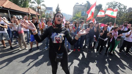 لبنان.. بوادر أزمة خبز ومظاهرات متواصلة لم تقنعها إجراءات الحكومة