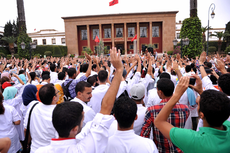 أطباء القطاع العام يُعلنون العصيان في وجه وزير الصحة ويكشفون تفاصيل خطيرة داخل مستشفيات المملكة!!