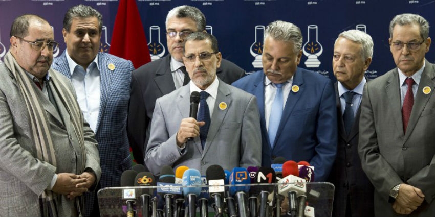 اتهامات خطيرة لأحزاب الأغلبية بإستخدام المال العام والرخص العمومية وإغراءات الصفقات لإستمالة “كبار الناخبين”