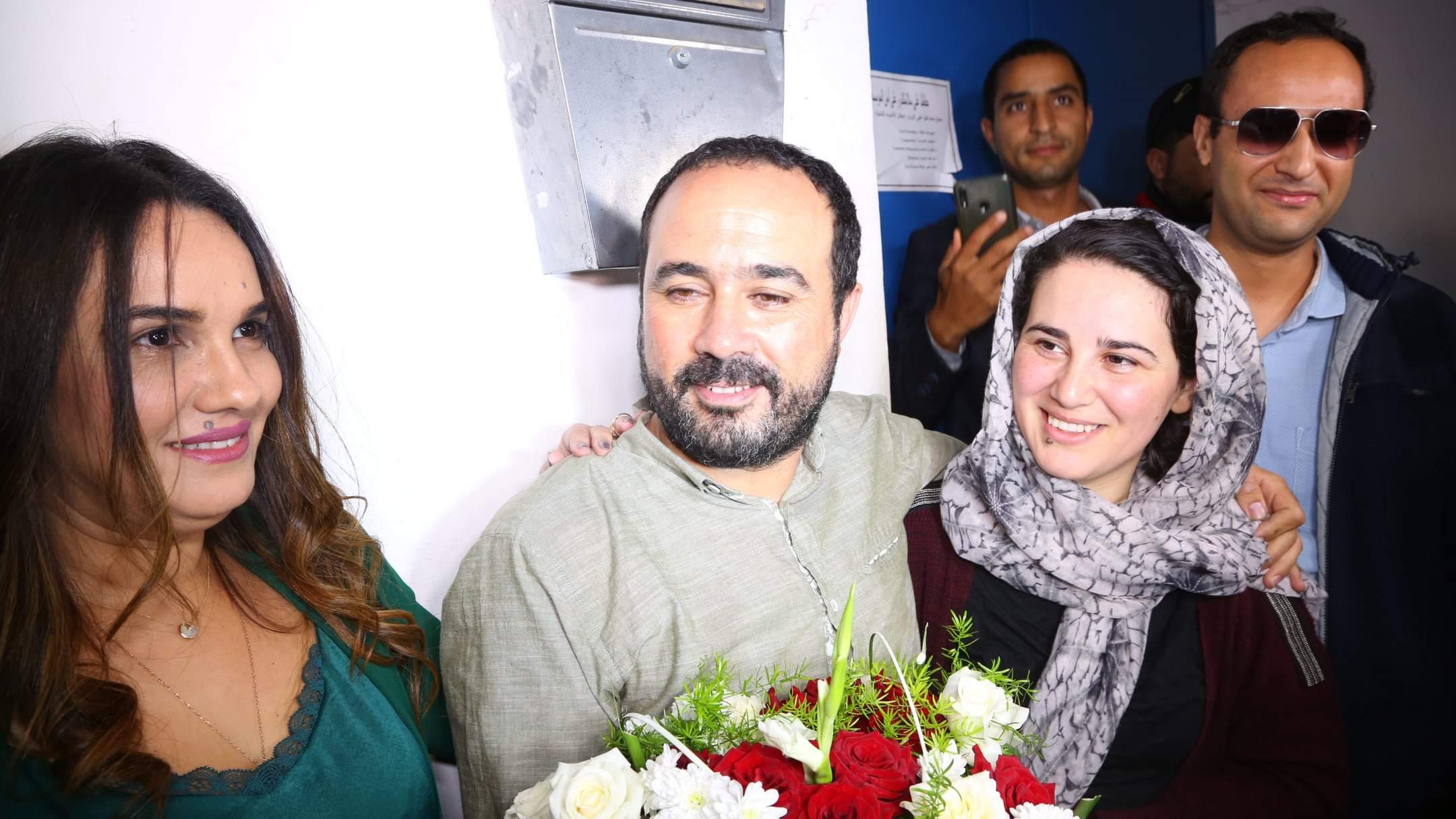 بلاغ العفو الملكي عن هاجر الريسوني يتبنى روايتها التي دافعت عنها منذ إعتقالها ويصف “جريمتها” المفترضة بـ “الخطأ”