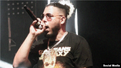 بعد أغنية “عاش الشعب”.. الرابور الكَناوي يتسبب في إعفاء مسؤولين في وزارة الصحة!