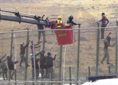 مؤسسة أوروبية: تدفقات المهاجرين انطلاقاً من شمال افريقيا باتجاه الجنوب الاسباني خلال العام الحالي عادت إلى الواجهة بقوة