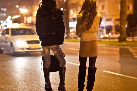 القصاير والبغاء وهز وحط على مرآى ومسمع السلطات بشارع محمد الخامس بأكادير