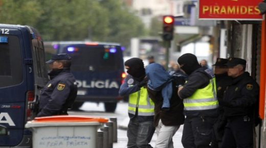 “خياط داعش”.. إسبانيا تعتقل مغربيا ألبس لسنوات مقاتلي التنظيم الإرهابي
