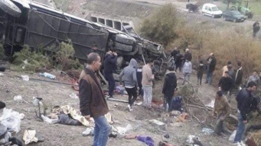 ارتفاع عدد ضحايا حادث انقلاب حافلة لنقل الركاب بتازة إلى 17 قتيلا