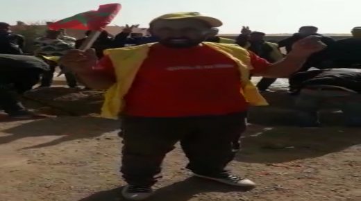 بالفيديو: عمال الضيعتين الفلاحيتين ميجك وتاورطة بالداخلة يستنجدون بالملك لإنصافهم في محنتهم ويحفرون قبورا جماعية لدفن أنفسهم