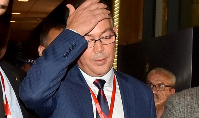 لقجع متهم بإختلاس مئات الملايير والتحايل على الدولة المغربية.. تفاصيل فضائح مالية مُدوية هزٌت “الـكـاف”!