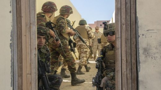 بالصور: المارينز والقوات المغربية الخاصة يتدربون على مواجهة أوكار الإرهابيين بإنزكان