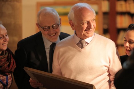 منح وسام التضامن والسلام للمستشار الملكي أندري أزولاي يشعل غضب اليسار المتطرف بإسبانيا