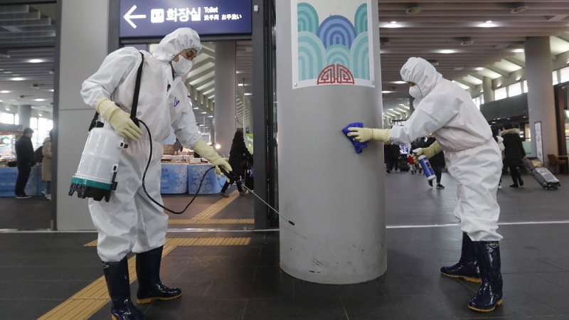 مفاجأة صادمة.. فيروس “كورونا” ينتقل إلى البشر عن طريق الجهاز الهضمي