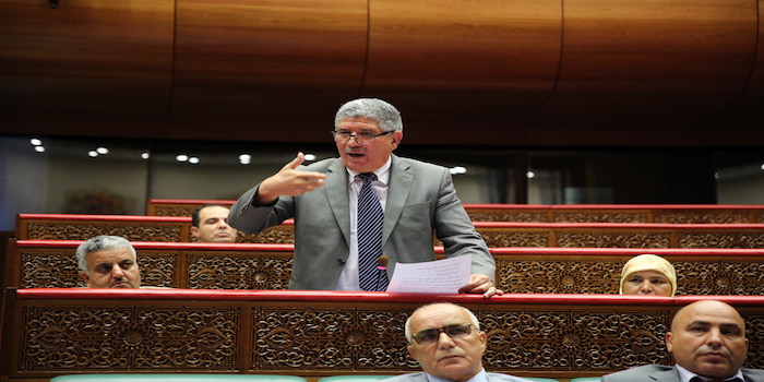 بتهم تبديد وإختلاس أموال عامة وإتلاف وثائق رسمية وتزويرها والغدر والتدليس.. قاضي التحقيق يسحب جواز سفر قيادي في حزب الأصالة والمعاصرة ويمنعه من مغادرة التراب الوطني رُفقة ثمانية آخرين