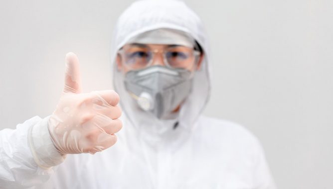 متعافٍ من فيروس “كورونا”: ليس كل مصاب سيموت .. وها أنا أمامكم (فيديو)