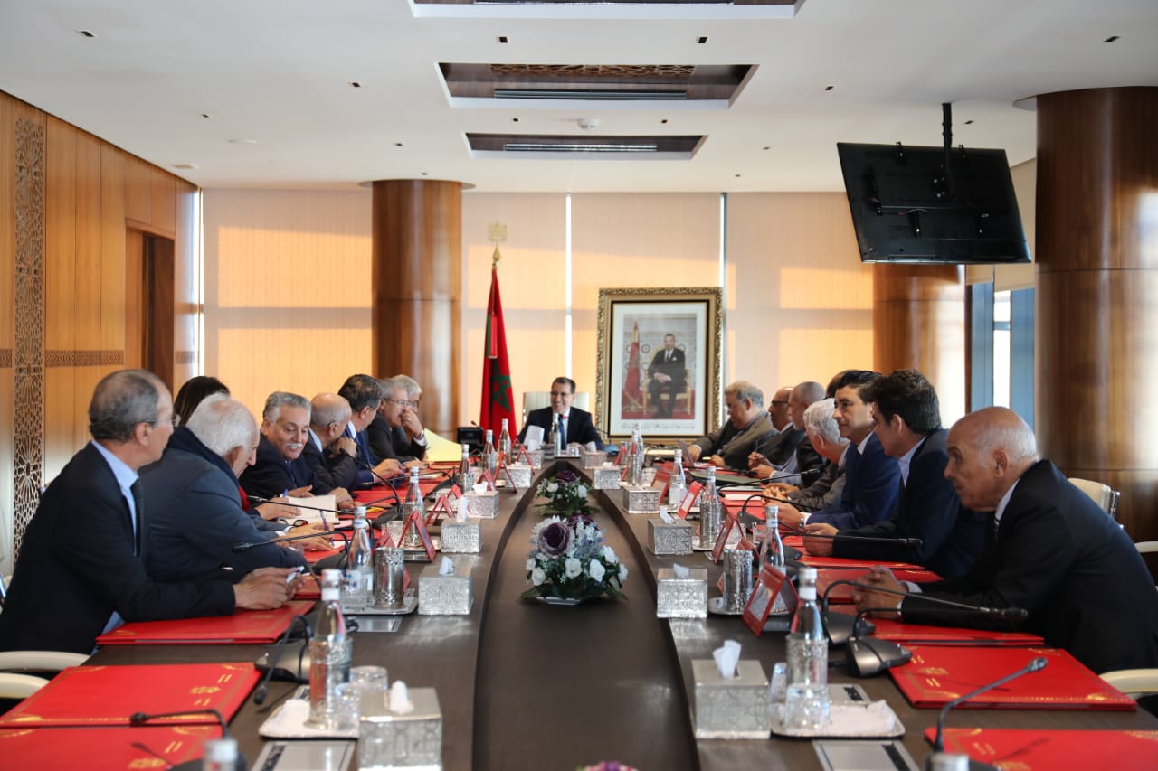 فيروس “كورونا” يُوحد الأحزاب السياسية وتعلن استعدادها لتقديم المساندة المادية والمعنوية للسلطات