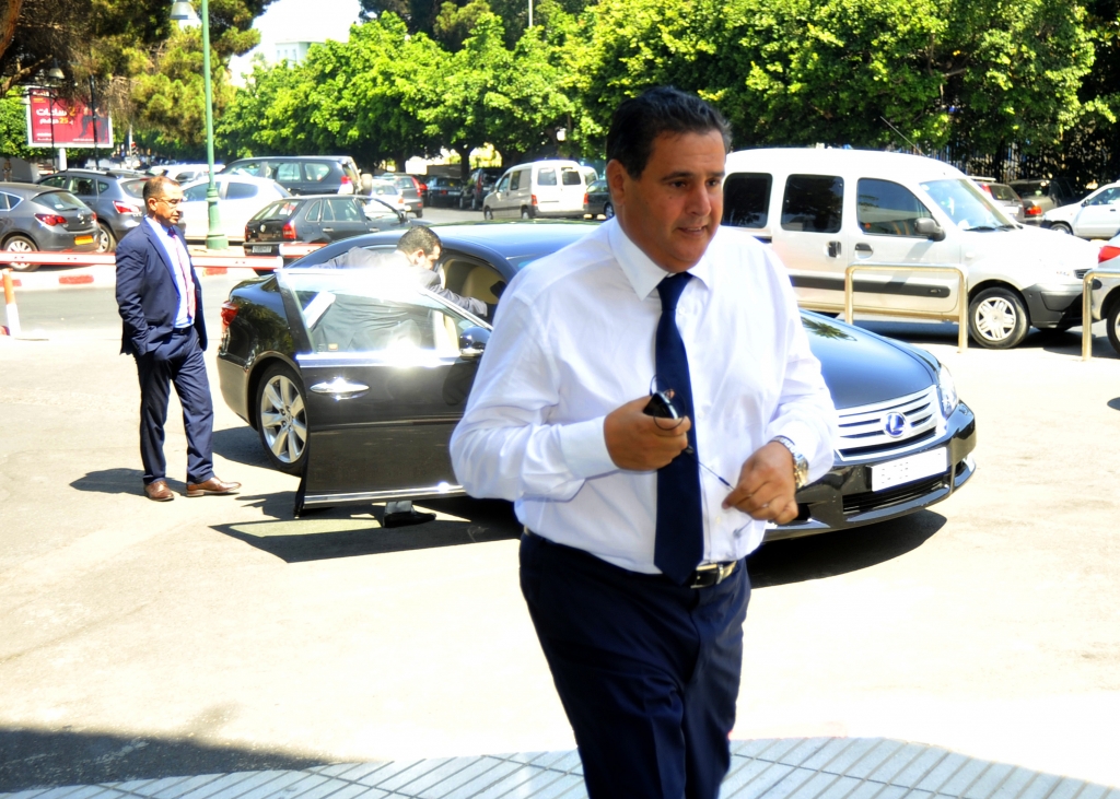 قربالة فحزب التجمع الوطني للأحرار!.. أخنوش جبانْ ماقادرش يخرج ينفي إستقالته من رئاسة الحزب بشكل شخصي ورسمي وْدارْ ضغوطات قوية على المدير العام لوكالة الأنباء الرسمية باشْ يفند “خبر الإستقالة” وقياديون كبار فالحزب تنكروا للزعيم وأغلقوا هواتفهم وابتلعوا ألسنتهم