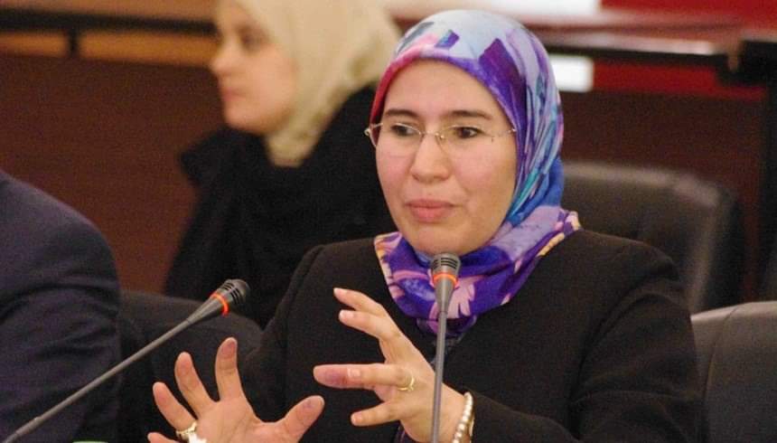 مغارية عبر العالم يتوسلون الملك محمد السادس لإنقادهم، بعدما أصابهم الإحباط والتدمر، واختفت فجأة وزيرة تعنى بشؤون الجالية