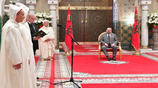 Sa Majesté le Roi Mohammed VI reçoit les quatre nouveaux membres nommés à la Cour Constitutionnelle