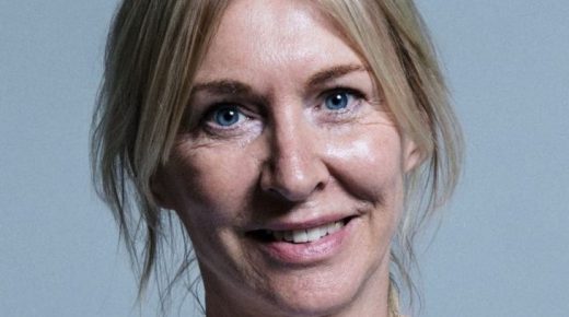 وزيرة الصحة البريطانية تعلن إصابتها بفيروس كورونا