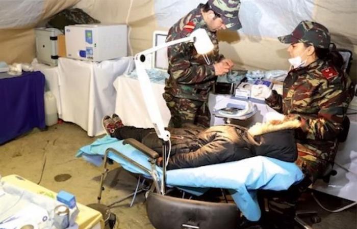 الجيش المغربي يُشيد مخيمات للحجر الصحي قرب المدن لإستيعاب المصابين بجائحة لـ”كورونا”