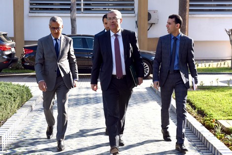 كبار مسؤولي وزارة العدل وأعضاء ديوان الوزير بنعبد القادر يتبرعون بنصف راتبهم الشهري لفائدة صندوق مواجهة جائحة “كورونا”