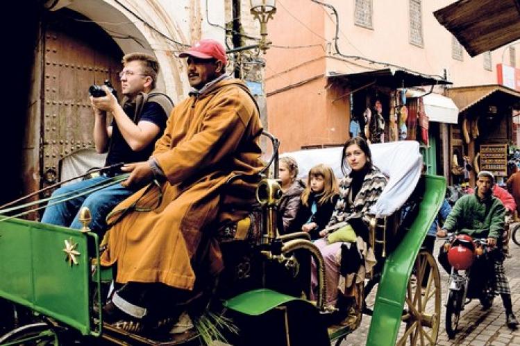 تداعيات كورونا على السياحة.. الحكومة تتخذ تدابير للحفاظ على مناصب الشغل وتقديم المساعدة للمقاولات