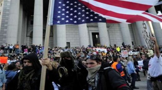 أمريكيون في مظاهرات ضد الحجر رغم تصدر البلاد لأرقام المصابين