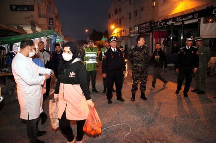 بسبب ارتفاع عدوى فيروس كورونا وعدم إلتزام المغاربة بالحجر الصحي المنزلي.. المغرب يتجه لتمديد حالة الطوارئ!