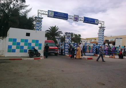 مستشفى الحسن الثاني بسطات يتحول  إلى فضاء خاص بـ”كوورنا” ونقل جميع أنشطته خارجه وإخضاع جميع الأطقم الصحية للإختبار الطبي