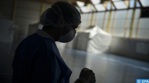 مقاول مغربي يتبرع بنحو 30 ألف من الأدوات الطبية لوزارة الصحة الإيفوارية