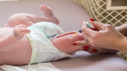 وزارة الصحة تشدد على عدم تأخير تلقيح الرضع والأطفال